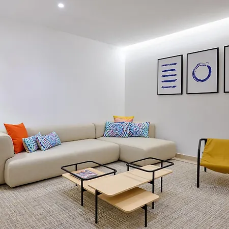 Apartamentos Luna Suites Granada-3